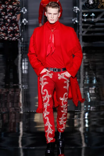 Look 12